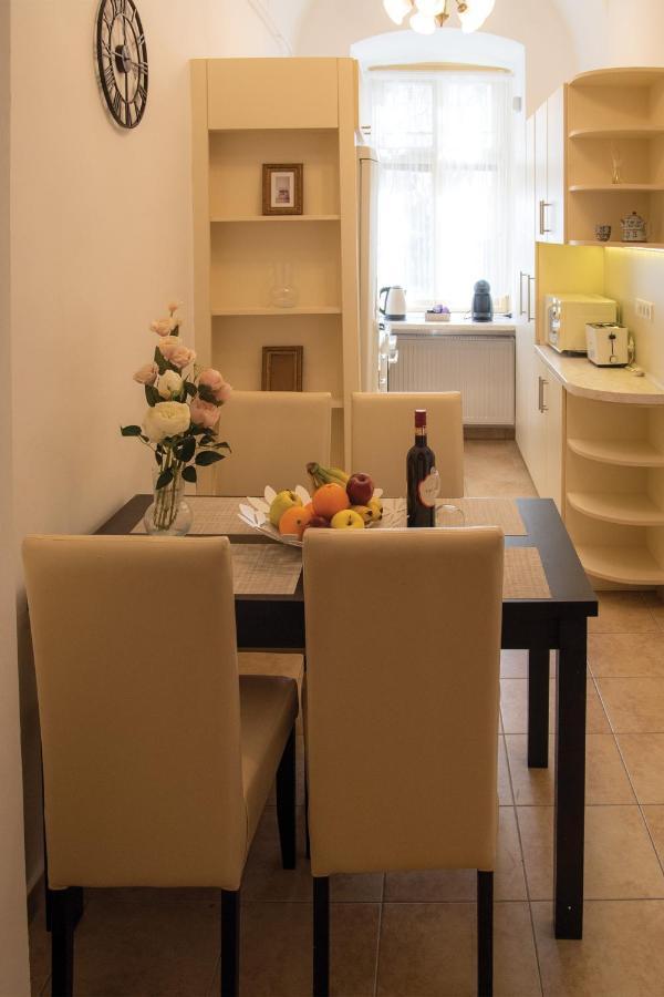 Theatroom Apartman Эгер Экстерьер фото