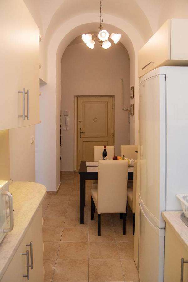 Theatroom Apartman Эгер Экстерьер фото