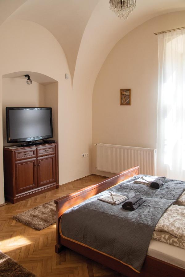 Theatroom Apartman Эгер Экстерьер фото