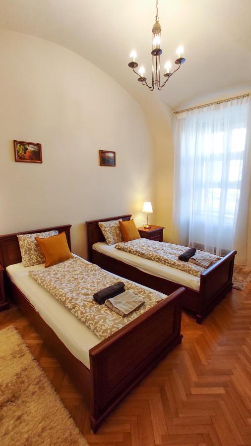 Theatroom Apartman Эгер Экстерьер фото