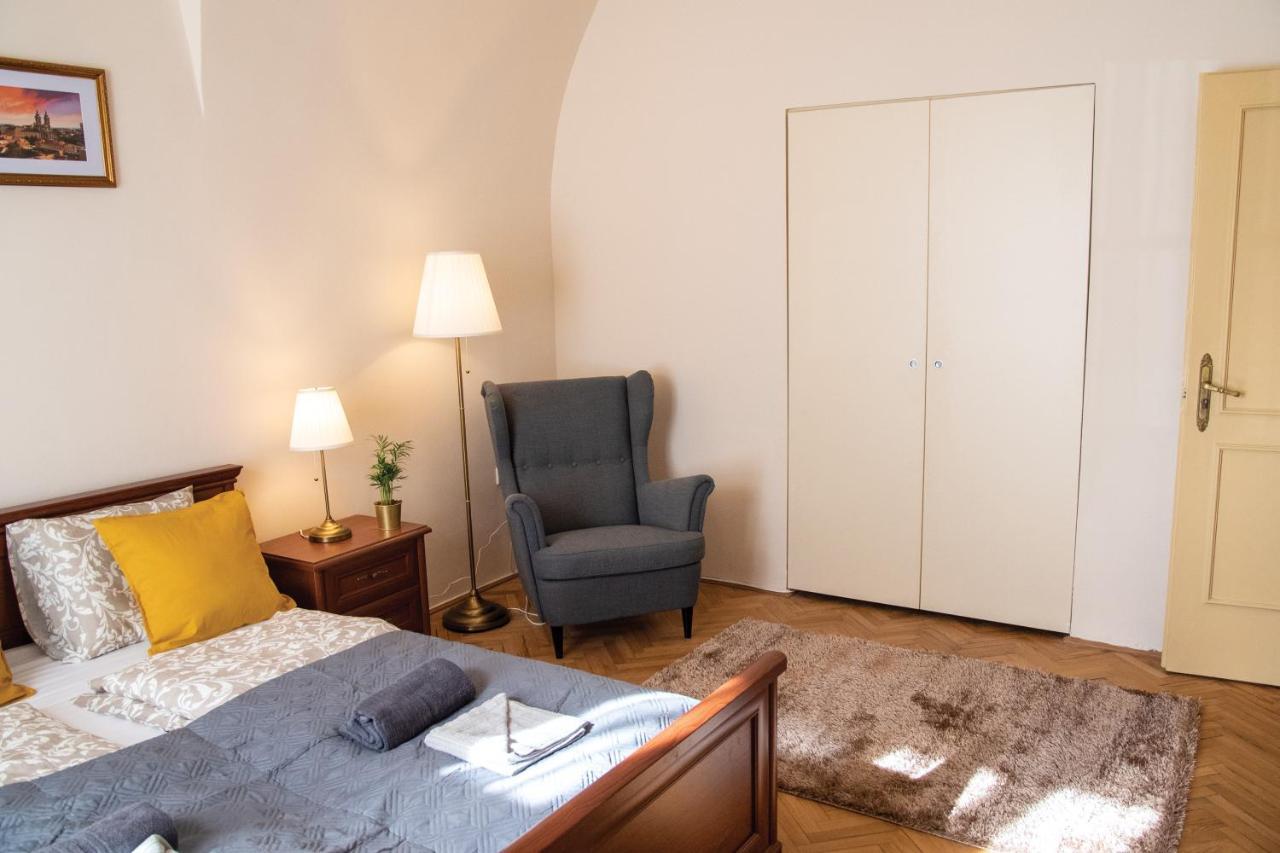 Theatroom Apartman Эгер Экстерьер фото