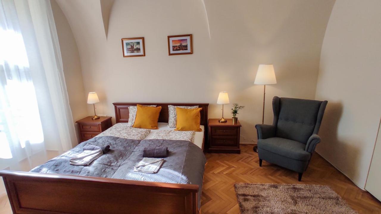 Theatroom Apartman Эгер Экстерьер фото